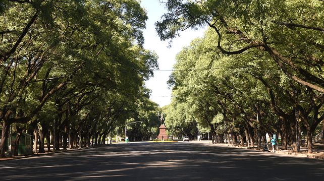 Bv. Oroño, Parque Independencia. La ciudad desierta fue la imagen cotidiana durante los primeros meses de la pandemia.
