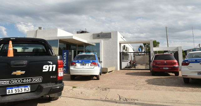 El hombre acusado de atacar con un machete a su pareja fue derivado a la seccional 32ª
