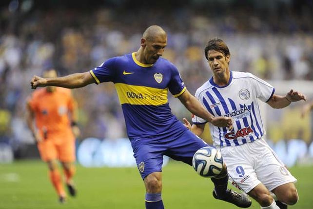 Boca jugó mejor y volvió a la victoria ante Godoy Cruz