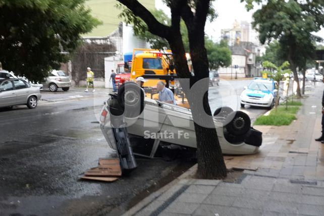 Sábado de imprudencias con fortuna al volante en las calles de la ciudad