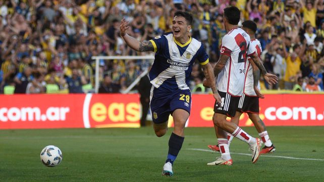 Luca Martínez Dupuy ya empujó al gol el excelente pase de Campaz en una jugada que el propio mexicano inició.