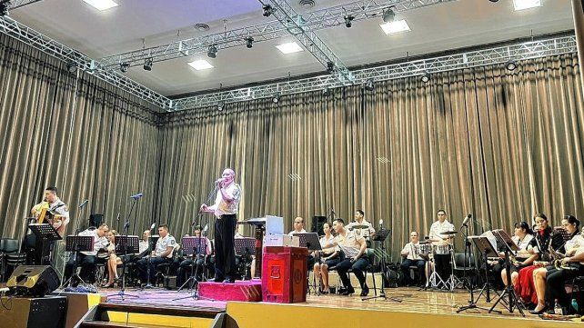 La Banda de Música de la Policía de Entre Ríos interpretó Verde Inmortal