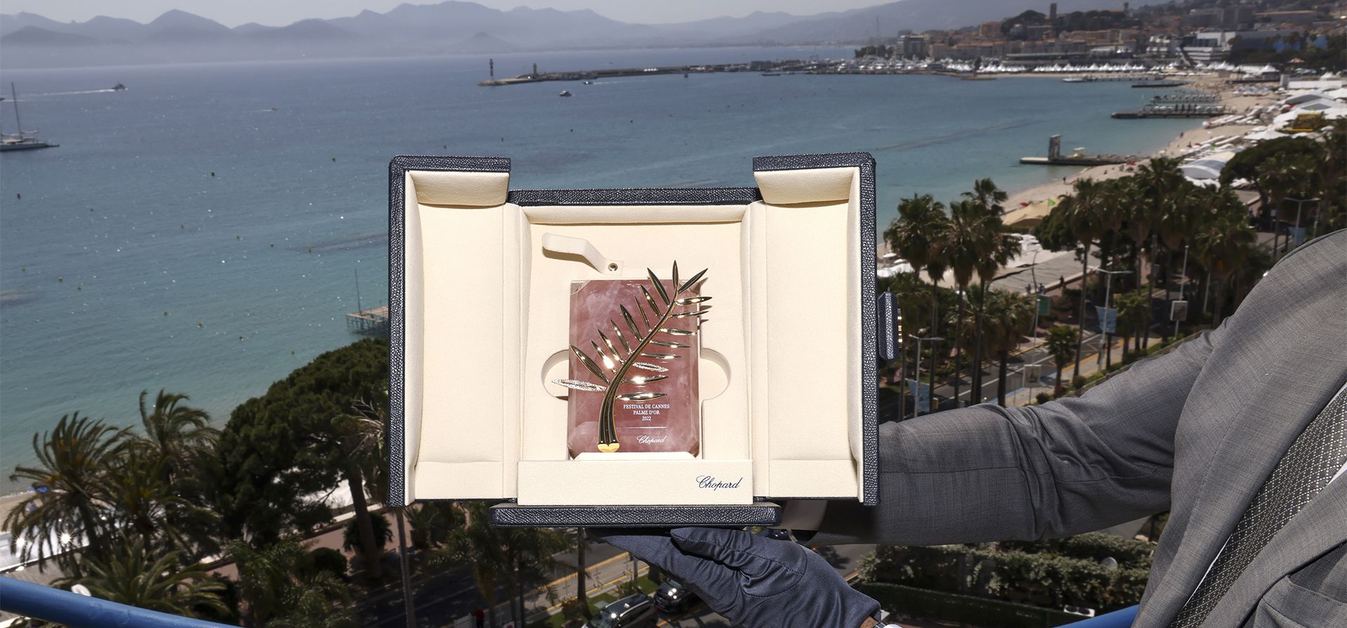La Palma de Oro se muestra en el 75º festival internacional de cine de Cannes, sur de Francia, el martes 17 de mayo de 2022.