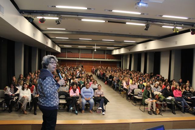 Más de 450 docentes de nivel inicial de toda la provincia se capacitaron en Paraná