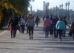 La provincia analiza restringir actividades desde las 19.30 en el Gran Santa Fe