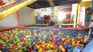 Los peloteros deberán incluir juegos para niños y niñas discapacitados