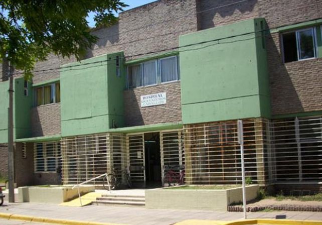 La beba estaba en el inodoro de unos de los baños del hospital de San Lorenzo.