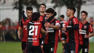 Un éxito. Los pibes leprosos gritan un gol en la primera edición del torneo en 2022.
