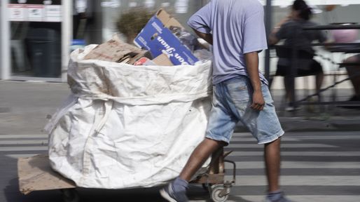 La tasa de pobreza bajó más de diez puntos en Rosario, según datos del Indec