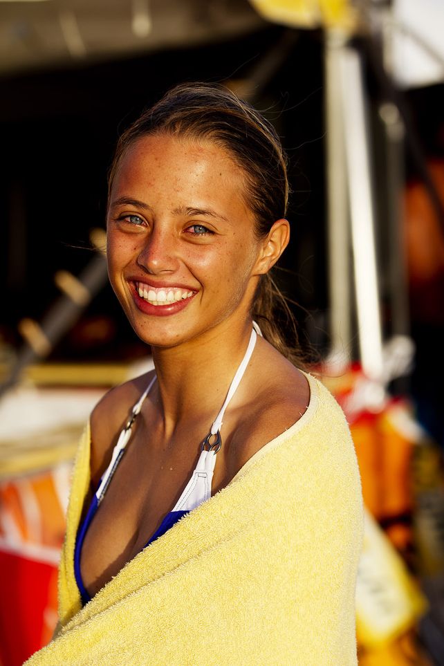 Nicole van der Velden, la abanderada de Aruba que tanto llamó la atención en la inauguración