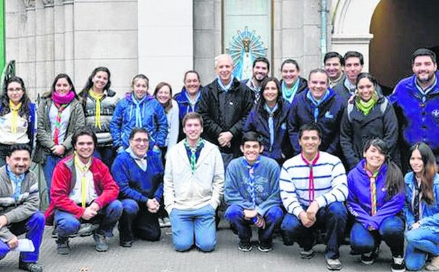 Otros tiempos. El cardenal Poli (atrás