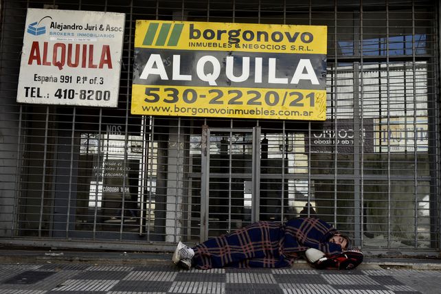 Sin techo. Pleno Centro de Rosario, Rioja entre San Martín y Maipú, 2017
