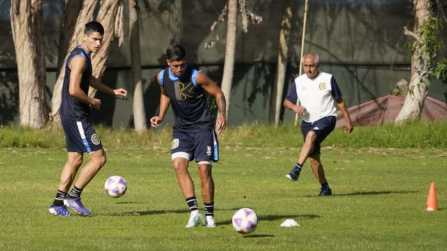 Cómo fue el primer entrenamiento de Central en suelo chileno