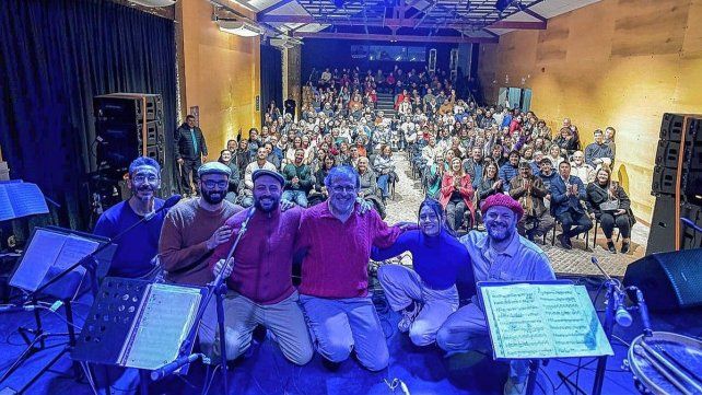 El Centro Cultural Juan L. Ortiz reabrió con la presentación de varios artistas.