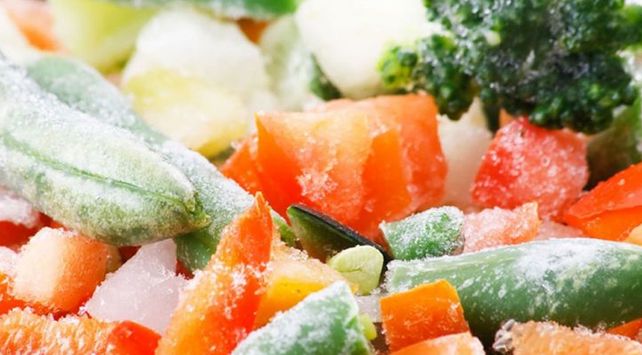 Prohíben la venta de verduras congeladas por una peligrosa bacteria