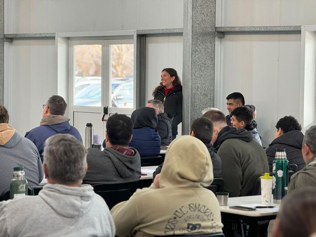 Unas 500 personas se capacitaron en los cursos de formación en oficios en el departamento General López