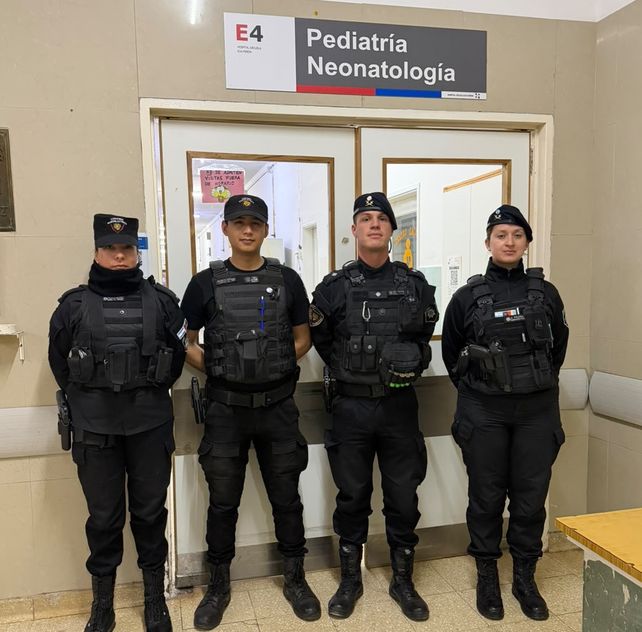 Policías asistieron en un parto delicado a una mujer que estaba en situación de calle.