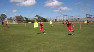 ¿Qué jugadores concentró Madelón para el partido ante el Rojo?