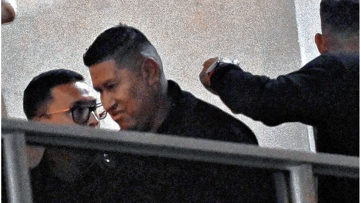 Juicio por la muerte de Maradona: detuvieron a uno de los custodios de Diego por falso testimonio