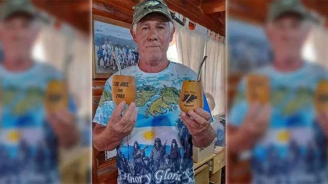 Miguel Angel González necesita una mano muy grande para someterse a una operación.