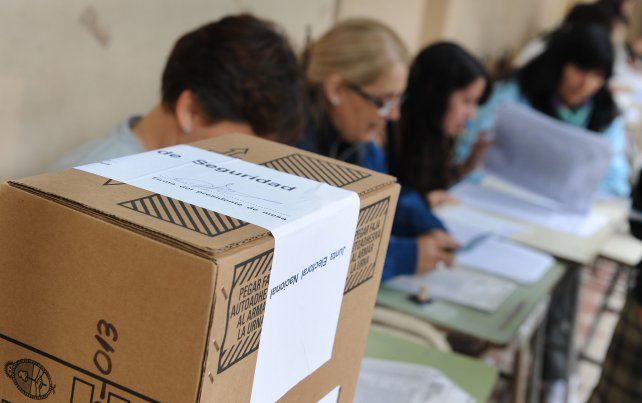 Elecciones: las autoridades de mesa cobrarán $2.100