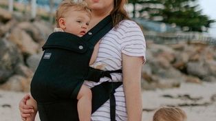 Cómo elegir mochilas bebé certificadas seguras para caderas