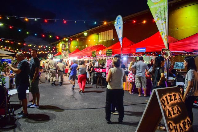 Oferta. Distintas propuestas gastronómicas concentraron la atención de visitantes y paranaenses.