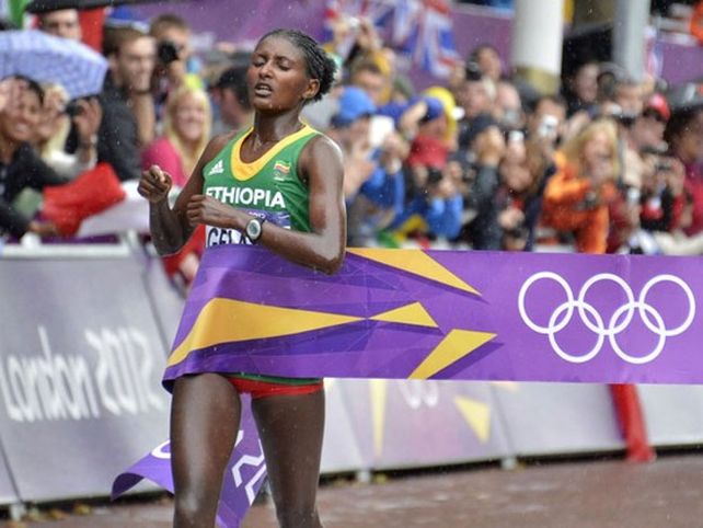 La argentina María Peralta fue 82ª en la maratón que ganó Tiki Gelana