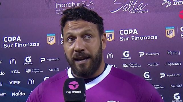 Fatura Broun vuela y le contiene el disparo a Aníbal Romero