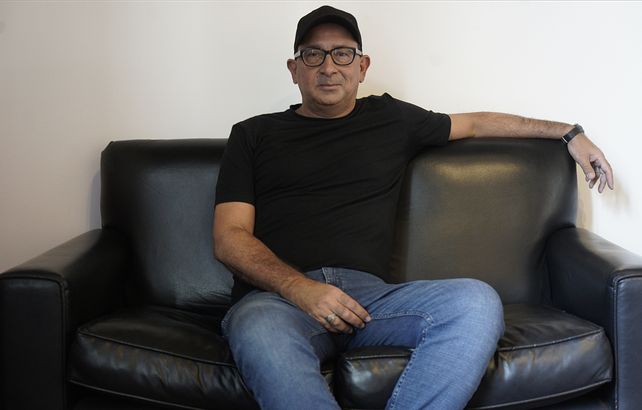 Gustavo Granato en la casona céntrica de All Press Producciones.