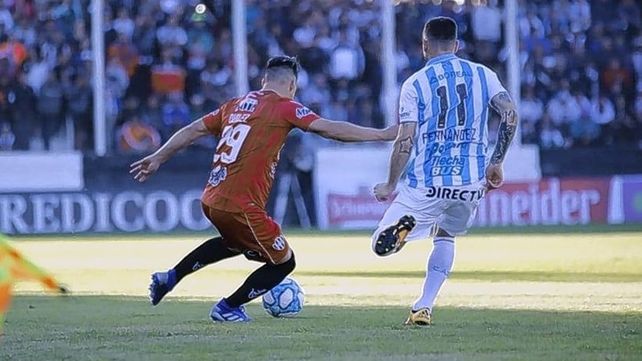 Atlético Tucumán y Central Córdoba se miden en el Monumental José Fierro.