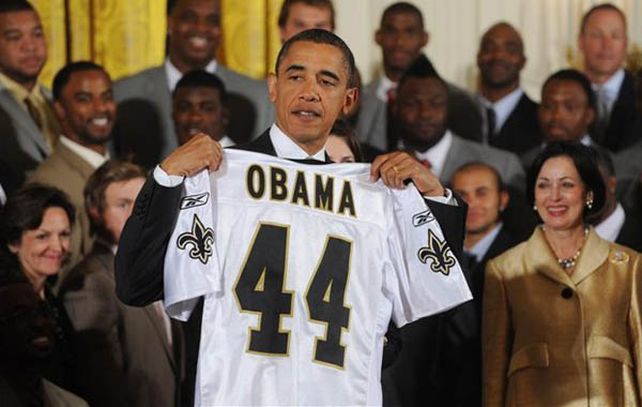 Jugadores de fútbol americano disparan contra Obama
