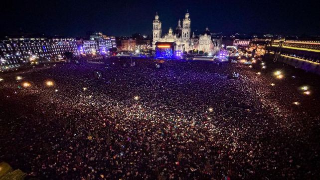 Los Cadillacs batieron un récord de público en México al reunir 300 mil personas en el Zócalo