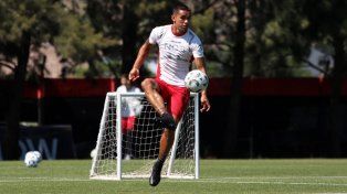 Gustavo Velázquez jugará para la selección paraguaya antes de la Copa América.