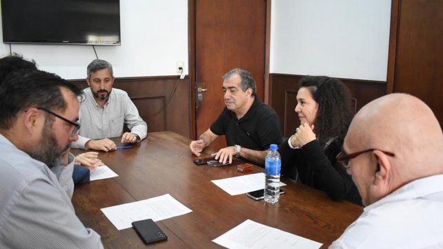 Asoem y representantes del municipio acordaron el pago del aumento previsto para noviembre y se levantaron las medidas de fuerza previstas para esta semana&nbsp;