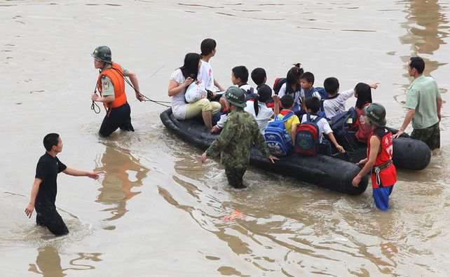 Al menos 76 muertos por inundaciones en el sur de China