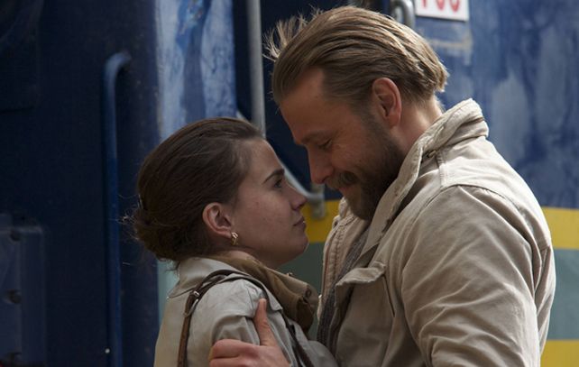 Celeste Cid y Max Riemelt protagonizan la película que transcurre a través de tres décadas.
