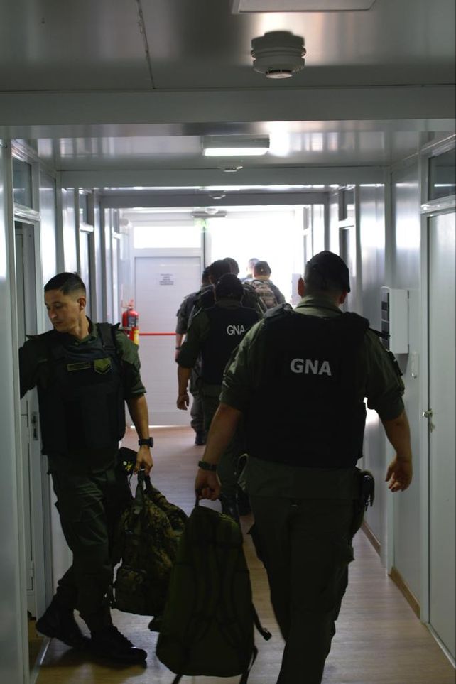 Llegaron más gendarmes y ya son mil los efectivos en barrios calientes