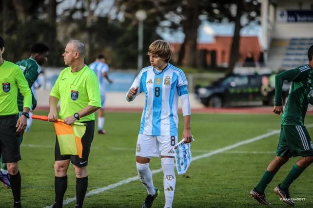La Sub 17 perdió y se complicó su clasificación en el Mundial de Montaigu La Sub 17 perdió y se complicó su clasificación en el Mundial de Montaigu