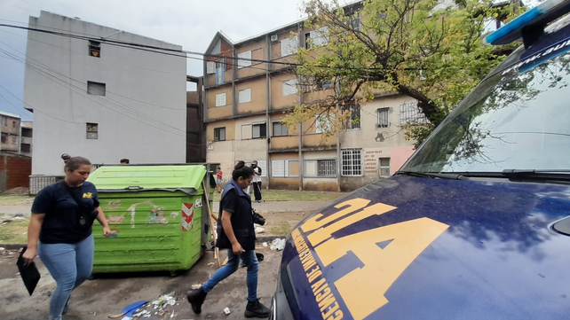 Personal de la AIC se presentó en lugar del siniestro para tomar las primeras medidas judiciales. 