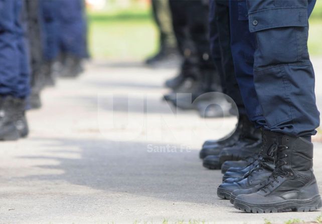 Comienzan a abonarse los ascensos 2013 del personal policial y penitenciario