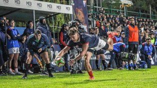 Gran palomita de Lautaro Cipriani para llegar al try. El wing fue la figura de Capibaras XV.
