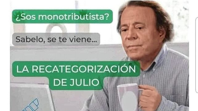 Cambia el mes y vuelven los memes de Julio Iglesias
