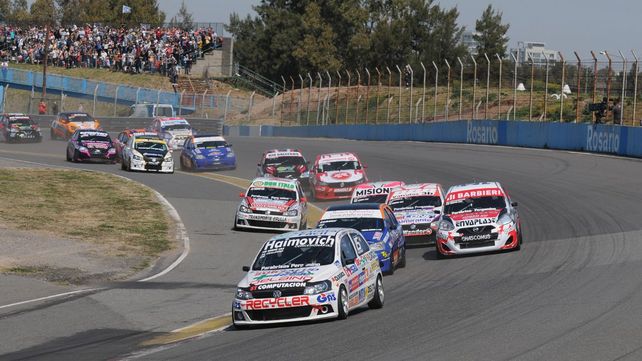 El curvón del Fangio de Rosario. Largada de la final de 2021 de la Clase 2