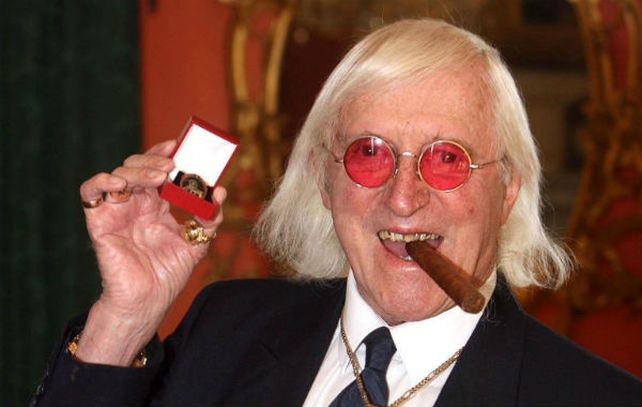 La impunidad de Savile era abrumadora. En un programa en vivo de 1976 manoseó a una adolescente del público