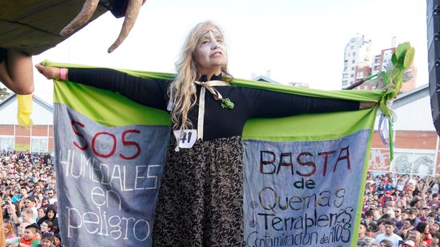 La Crack Bang Boom desplegó su fantasía ante una multitud