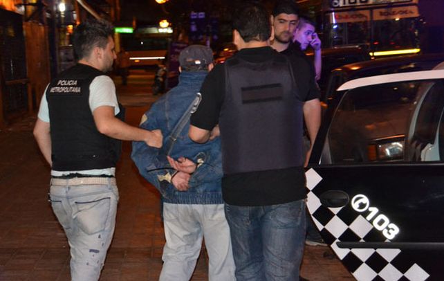 Unas 25 personas fueron apresadas durante los allanamientos.