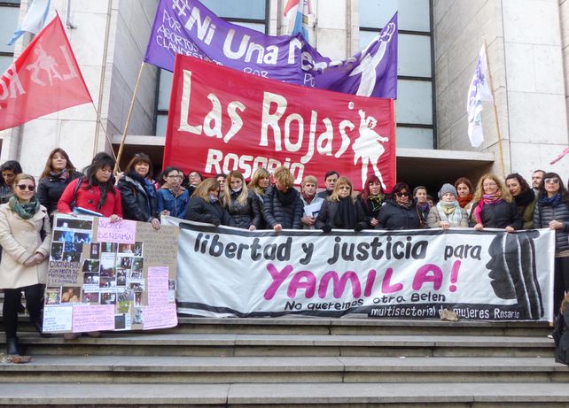 Multisectorial. El reclamo en las escalinatas de Balcarce y Montevideo por libertad y justicia.