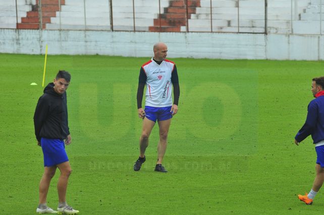 La presencia de Iván Furios es el interrogante en Atlético Paraná