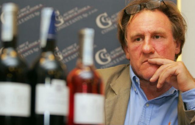 Depardieu dijo que bebe en cualquier momento pero más cuando está aburrido.